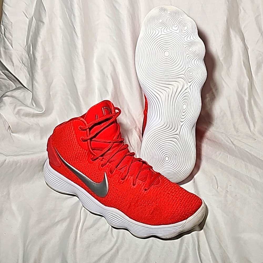 GENTLY USED - Men's 2017 Nike Hyperdunk - University Red - Size 9.5